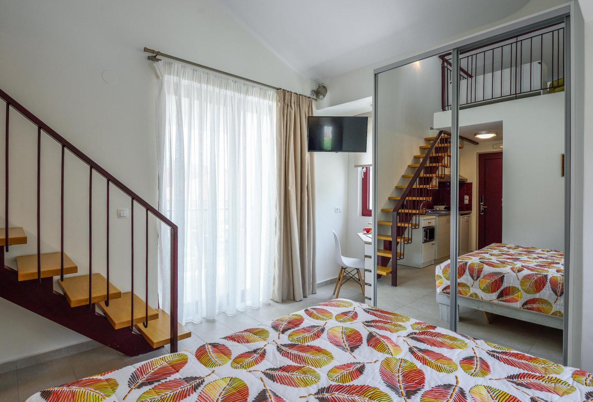 Elpiniki Luxury Rooms Nea Poteidaia Exterior photo