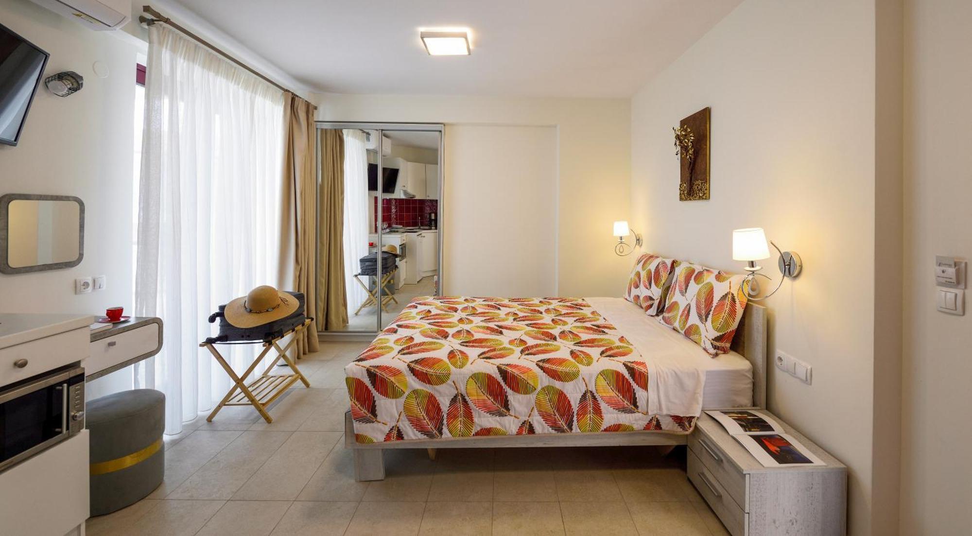 Elpiniki Luxury Rooms Nea Poteidaia Exterior photo