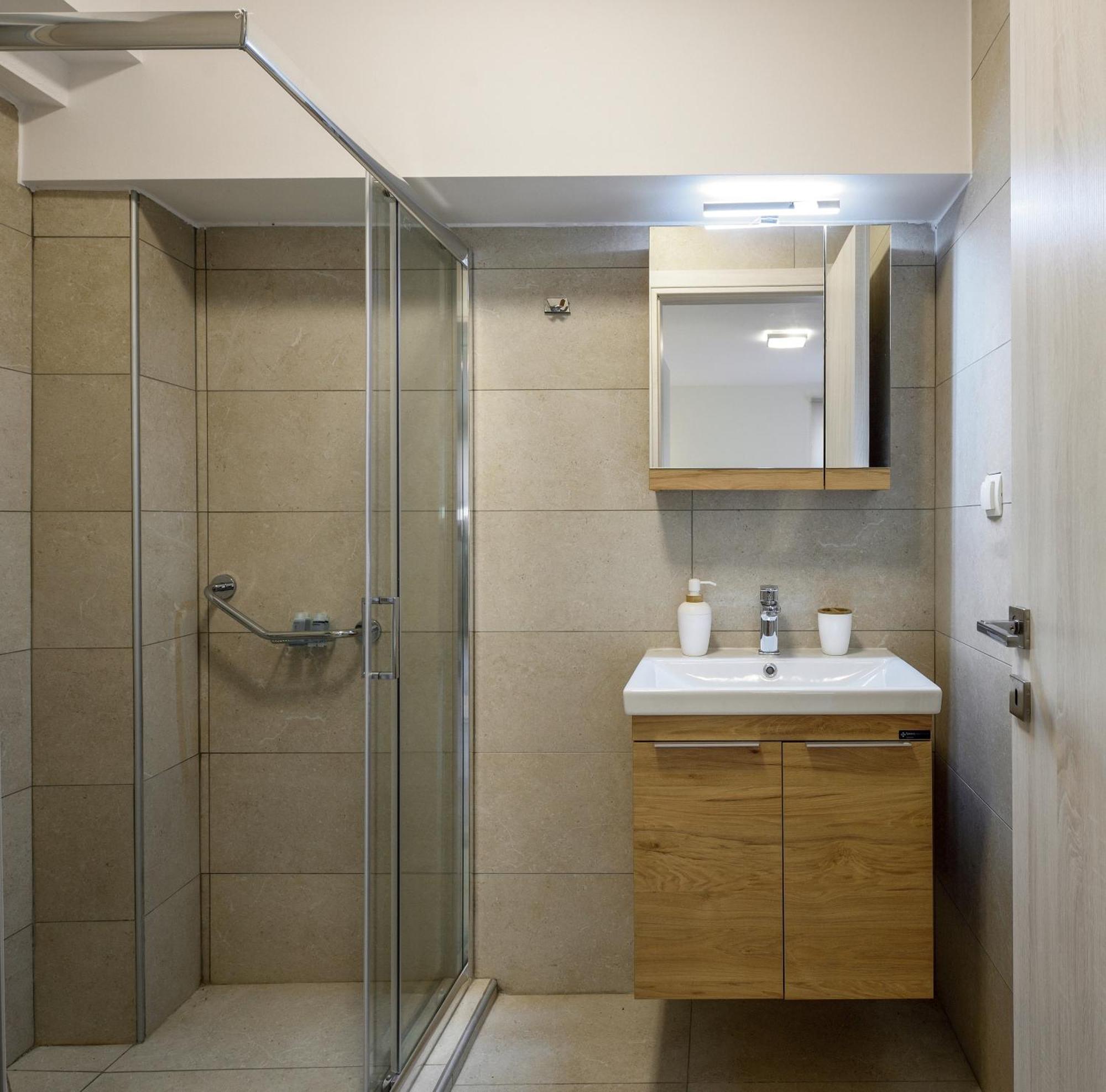 Elpiniki Luxury Rooms Nea Poteidaia Exterior photo
